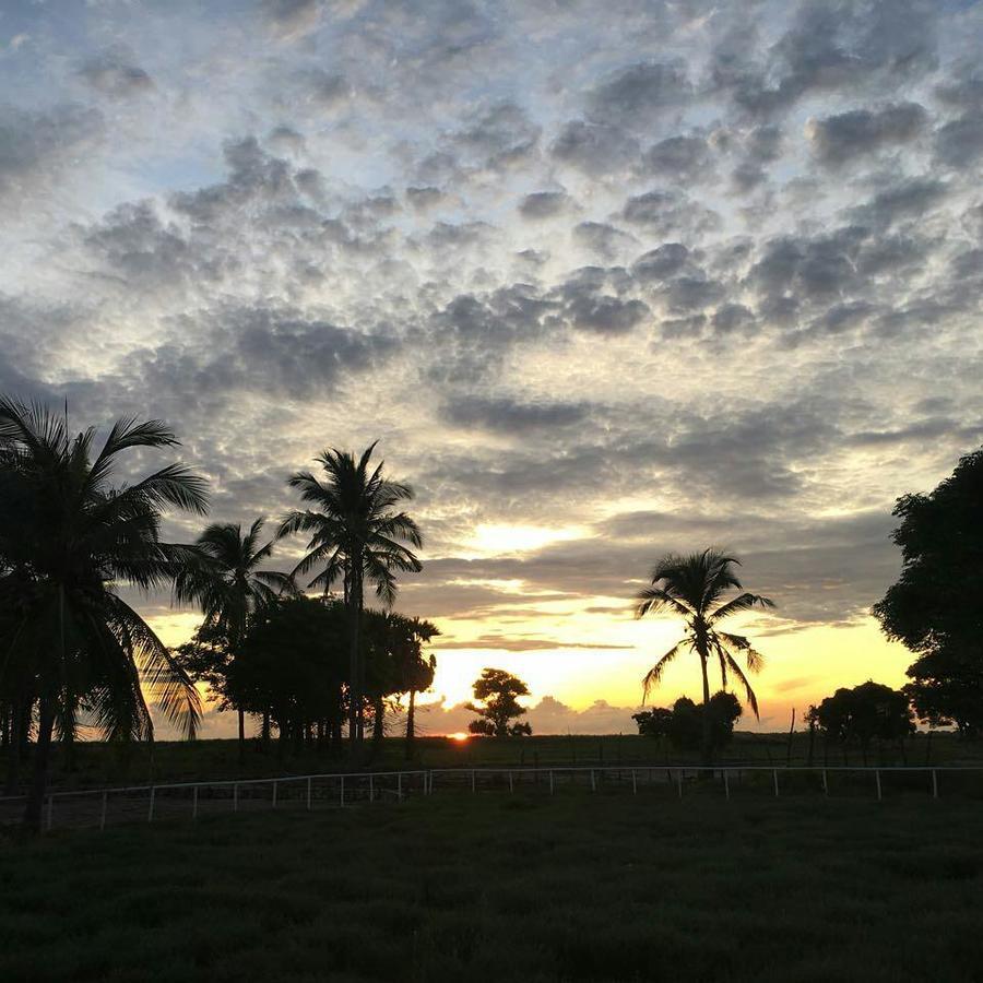 Wera Beach Kadumbul Buitenkant foto
