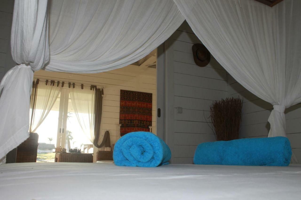 Wera Beach Kadumbul Buitenkant foto