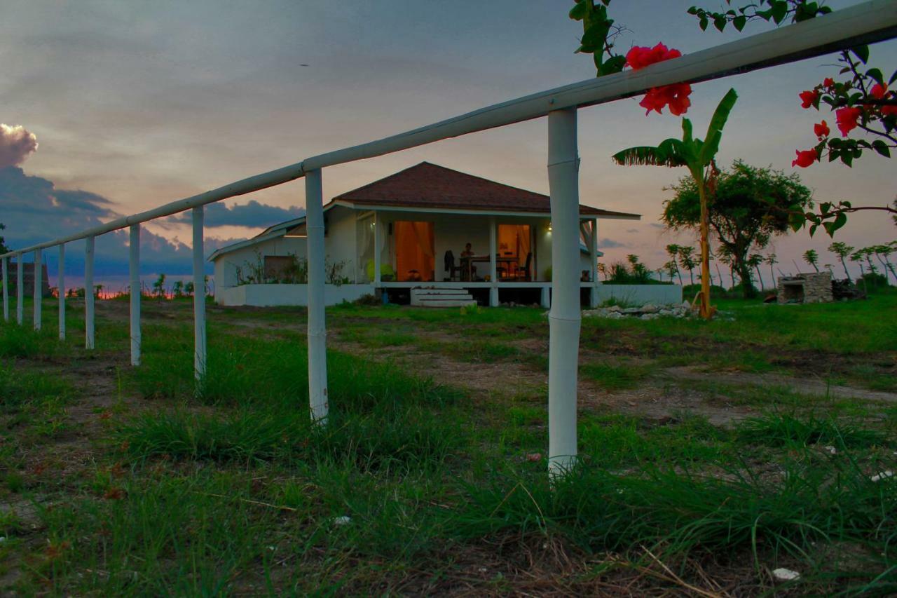 Wera Beach Kadumbul Buitenkant foto